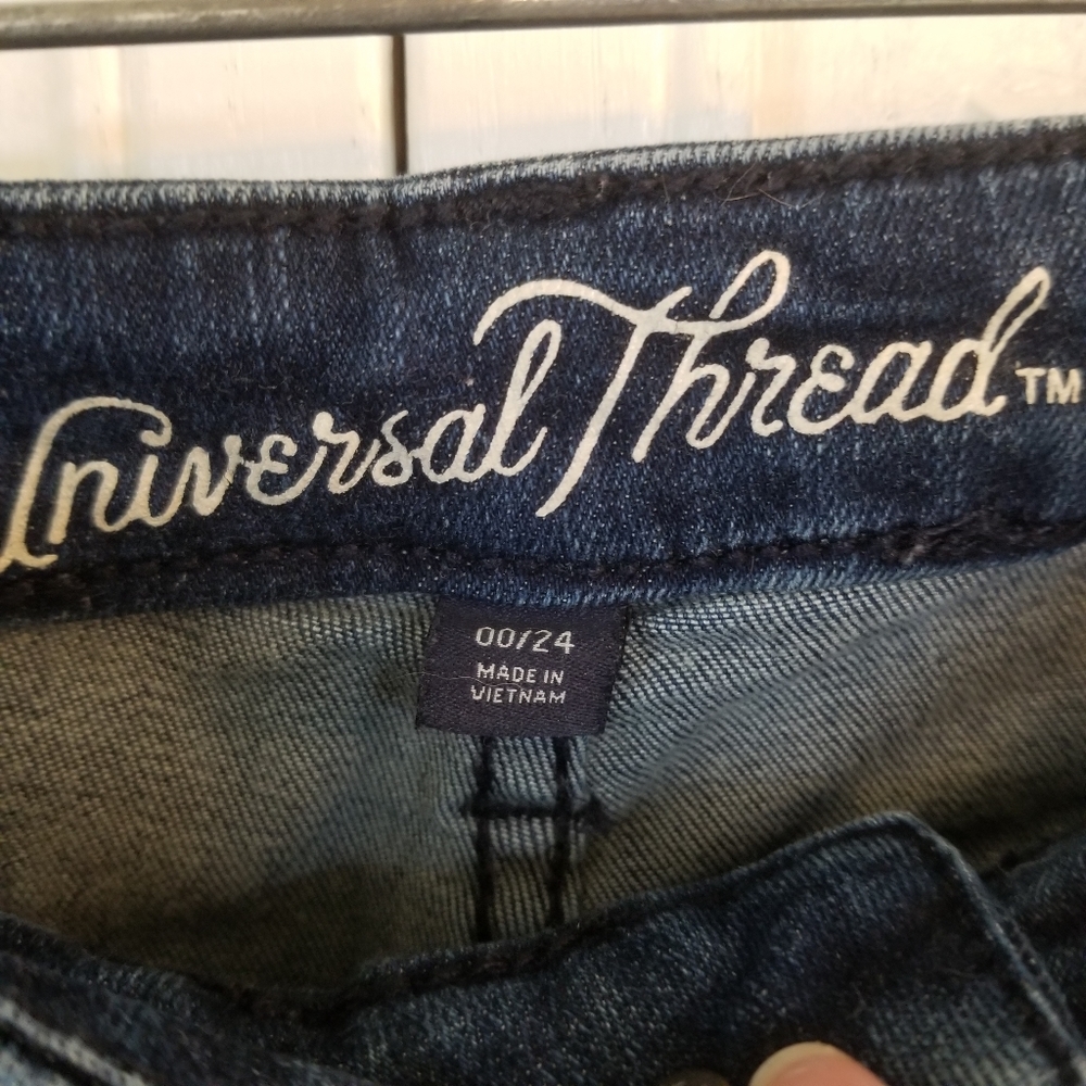 Universal Threads High Rise Midi Shorts - Picture 2 of 6